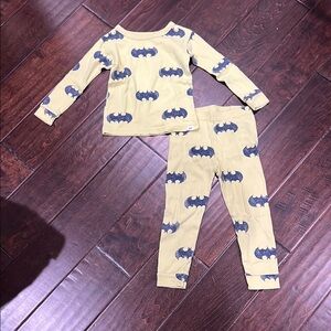 Kids Pajamas with Bat Print - Yellow and Black